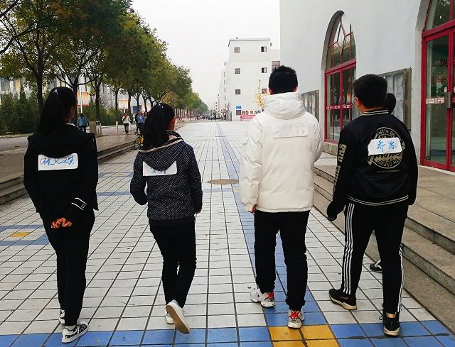 【完满班级】校园“Running man”——食品与环境学院园林1702班撕名牌比拼