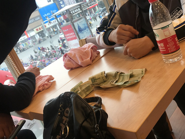 【生存挑战赛】走出象牙塔 体验城市“变形记”——外语系举办“生存挑战赛之谁是最强生存王”