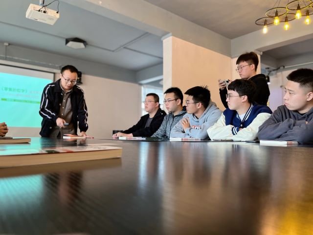 学长计划第1014期:大咖启迪人生 书香润泽生活——智能工程学院第140期学长计划之“品读大咖人生 智慧助力成长”
