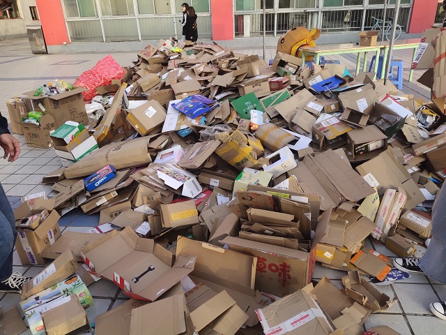 热闹极了！“‘盒’我‘益’起，拥抱绿色”——首届环保志愿服务集市活动成功举办