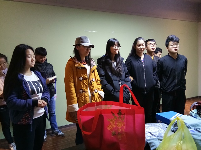 【完满班级】大疆有域 爱心无垠——工设1701班举办“向上 向善 从身边的小事做起”完满班级活动