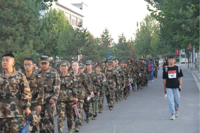 喜迎骄子 展食环风采——食品与环境学院2019年新生开学典礼