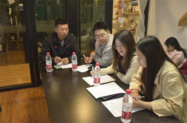 五月匠心 淬炼团队倾情打造“淬小商”——淬炼·国际商学院开展卡通形象代言活动