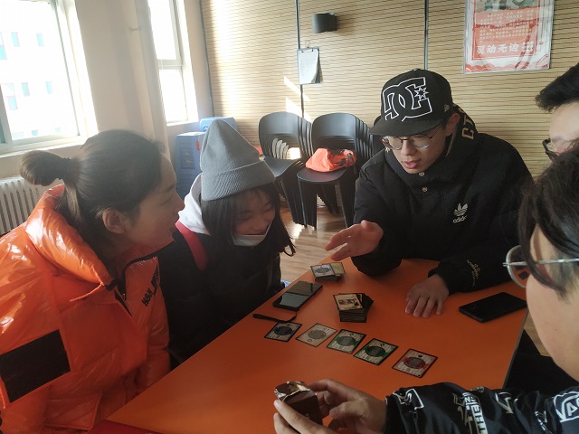 【完满班级】点燃青春激情 彰显棋牌魅力——淬炼商学院营销1802班完满班级活动