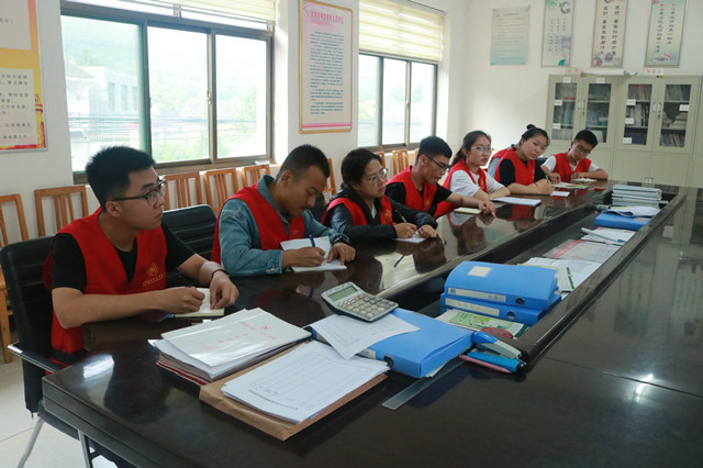 红色坚守 鼎立乡村文化传承——经济与管理学院“流转经年”美丽中国实践团三下乡社会纪实