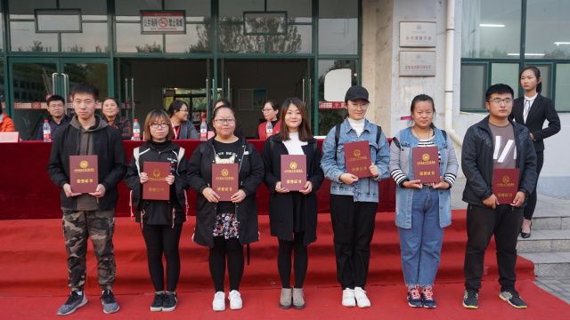 【社团快讯】人心齐泰山移 团队合作创奇迹——食品与环境学院“双育常青”科技文化节第三届“南方测绘杯”土地测量展示季
