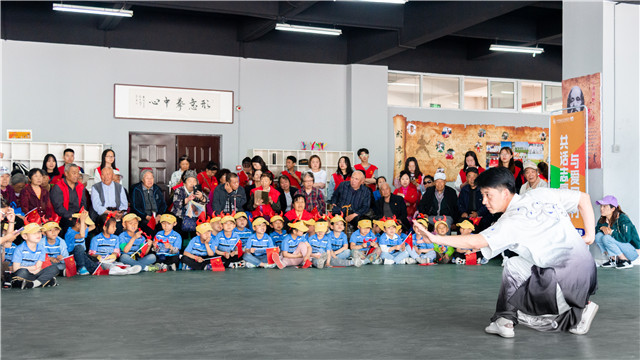 【志愿服务开放日】今天 我们邀请老人们和小朋友们走进信院