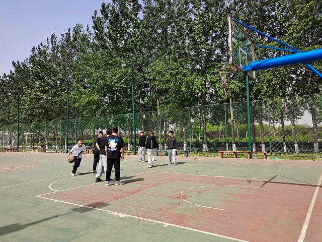 【完满班级】魅力绽放 青春飞扬——艺术传媒学院数媒2001班篮球比赛活动