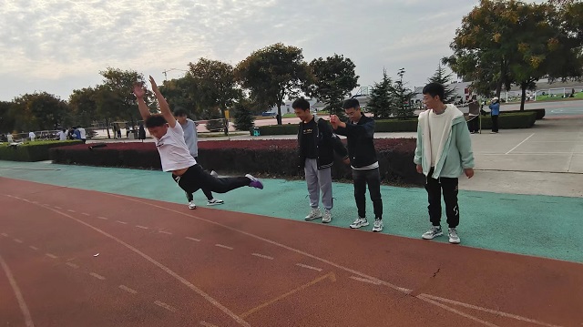 【完满班级】娱乐身心 健全体制——远景2021班10月完满班级活动