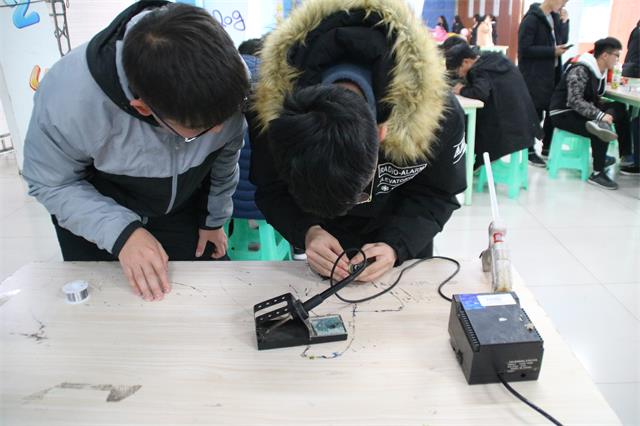 创新改变世界 科技把握航向──智能工程学院举办第二届Creator机器人大赛