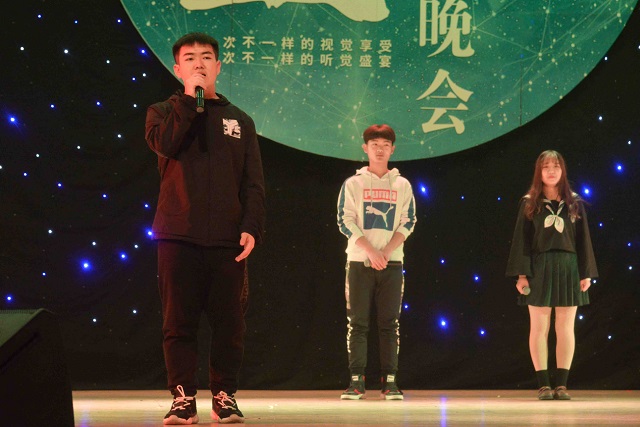 【社团巡礼节】“DREAM·星空”主题晚会精彩上演 信院学子追忆青春时光