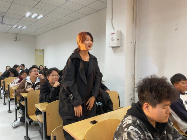 商科金融 趣味游戏——淬炼·国际商学院ERP沙盘模拟协会10月活动