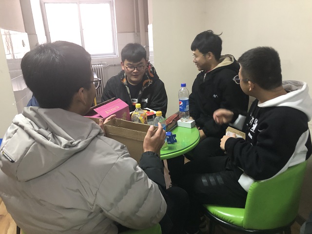 【完满班级】“生活处处有艺术”手工制作——数据1802班“心灵手巧 变废为宝”完满班级活动