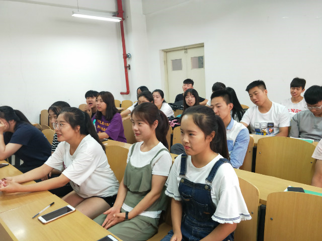 【完满班级】品茶忆香 传承经典——淬炼商学院六月完满班级主题活动(三十七)