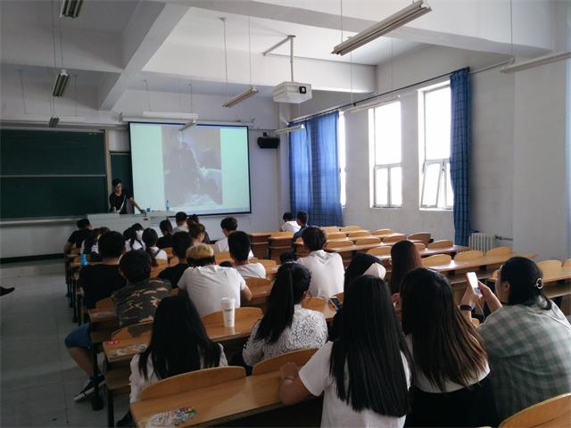 【完满班级】静守云卷云舒 静看灿若琼花——经济与管理学院十月完满班级活动纪实(一)