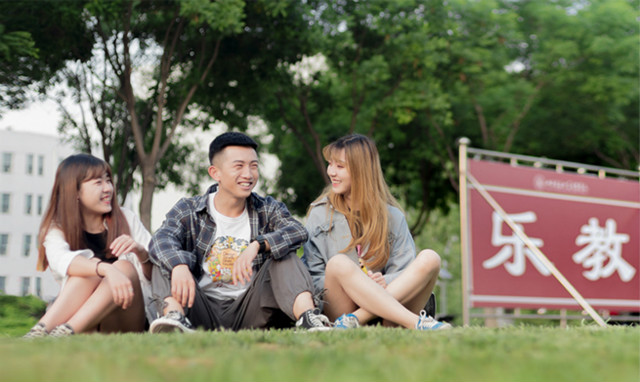 闪光的信院第241期：聆听他们与戏剧的所有故事