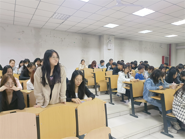 【辅导员说完满】基于换位思考的表达力提升——淬炼·国际商学院2021级辅导员说完满活动