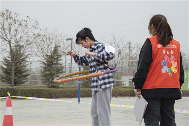 【女生节】在趣味比拼中体味竞技的魅力——首届“转出你的美”趣味呼啦圈大比拼