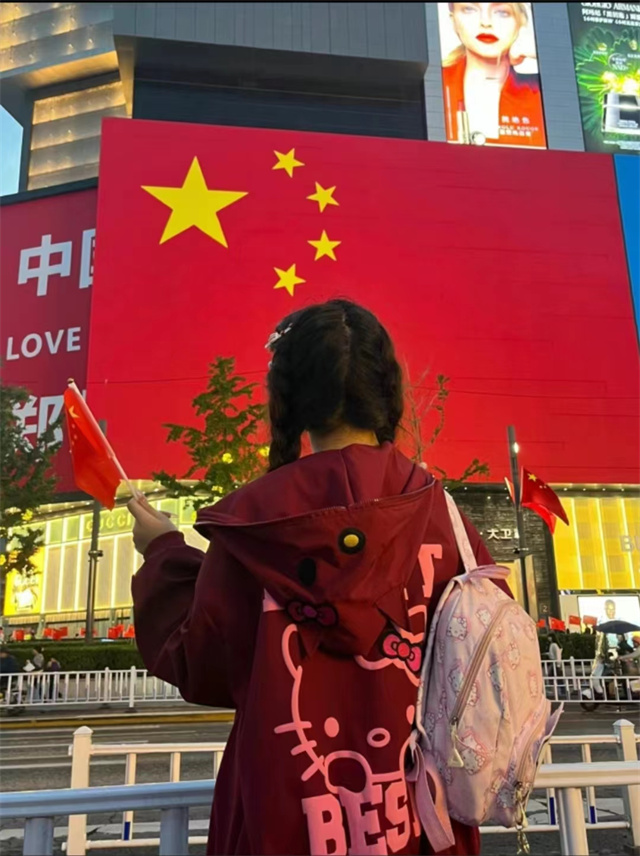 党团领航聚合力 我与祖国共奋进——商务英语学院学生党支部、团总支开展“中秋&国庆·青年在场”青年学子献礼新时代系列活动