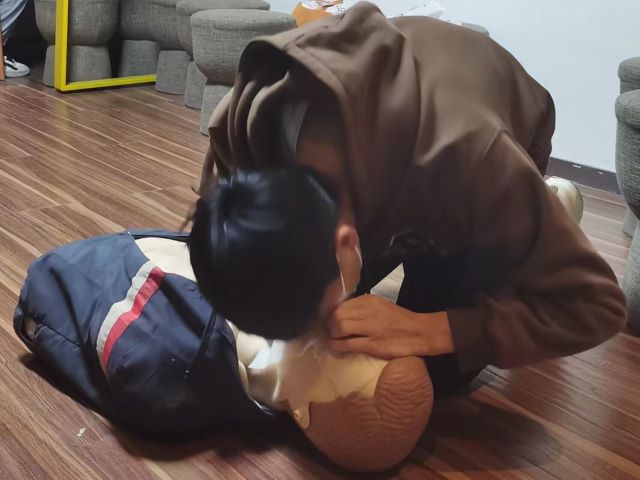 【完满团支部】应急救援 青春护航——智能工程学院电气2201班完满团支部活动