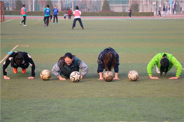 运动挥洒汗水 铸就青春之辉煌——校级运动队全面恢复训练