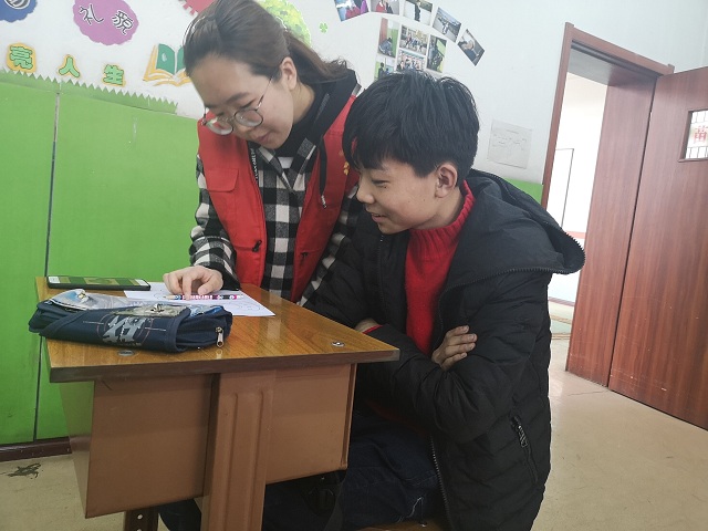 我校青年志愿者走进平遥特殊教育中心 关爱折翼天使——艺术传媒学院第43期“平遥特教中心”童成长帮扶行动
