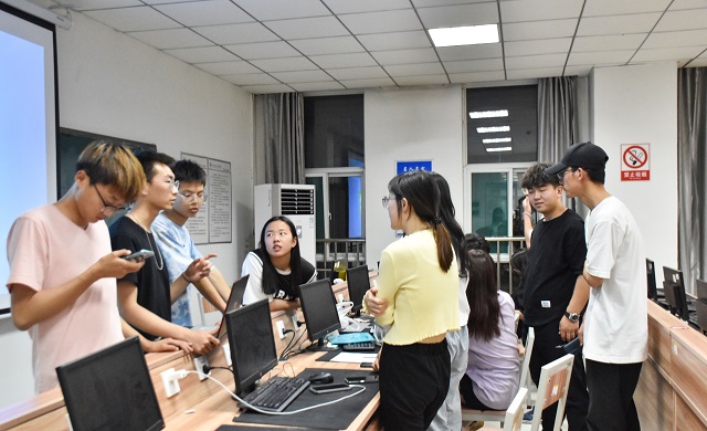 奇思妙想 创意无限——第三届“创想杯”招生广告创意大赛大数据学院、信息工程学院选拔复赛