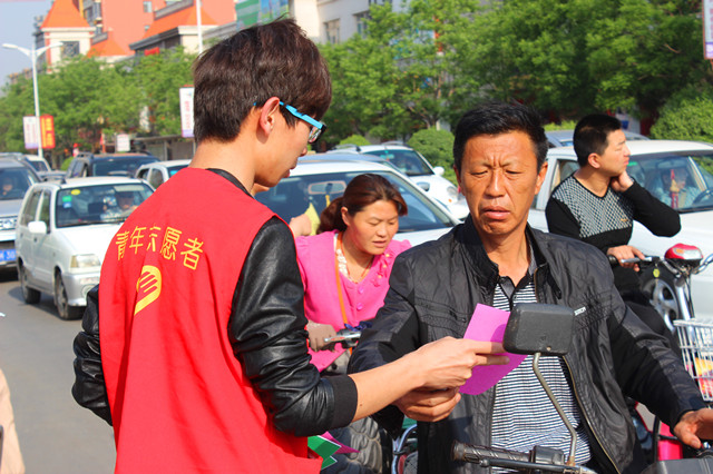 传递正能量第229期:机电工程系举办“我与交警有个约会”警民互动