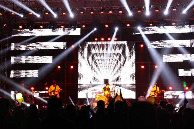 【音乐节】摇滚来袭 嘶吼年轻肆意与不羁——“2017 无边”第五届校园摇滚音乐节感想