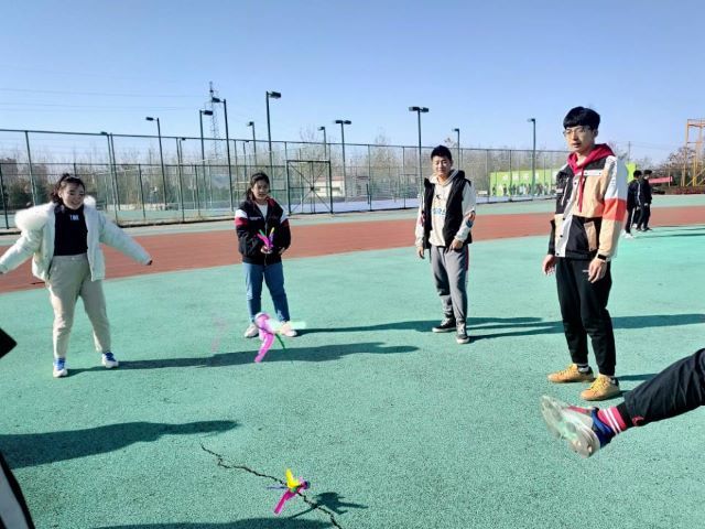 【完满班级】“力争上游，自强不息”毽球大作战活动———艺术传媒学院动画1901班举办完满活动