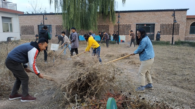 【辅导员说完满】 深秋 右岸剪影 双手筑就美好的家园——远景学院16级辅导员说完满