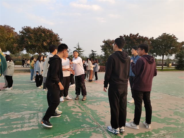 【完满班级】加强体育运动 增强人民体质——淬炼·国际商学院财务2109班完满班级活动