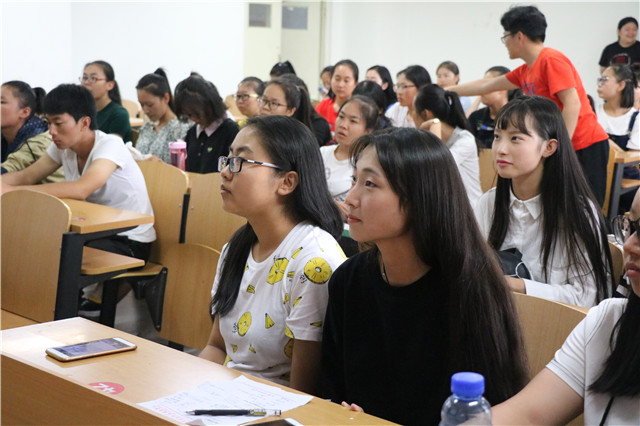 家乡的土地 给我前进的勇气——外语系举办第二届“让我了解你,show出家乡”分享交流会