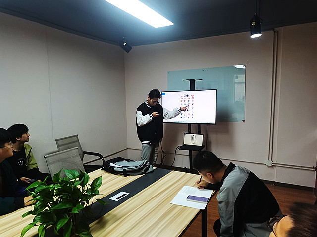 【完满班级】遨游篮球世界 领略运动之美——智能工程学院电气2004班完满班级活动