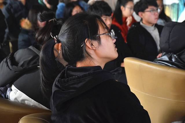 学长计划第593期:品书交流分享会于众创咖啡屋成功举办——第83期学长计划“书香润心灵 雅言溢校园”