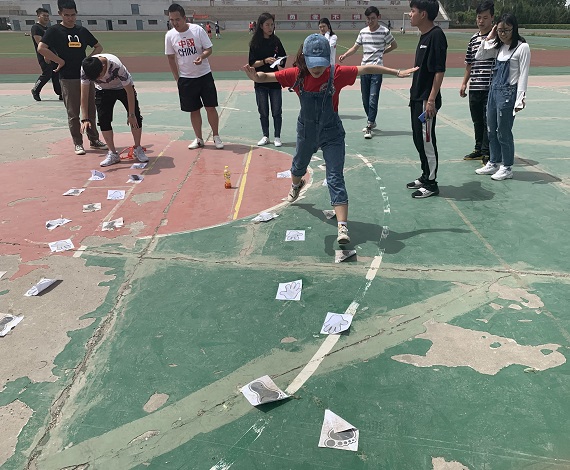 回忆童年 致敬青春——艺术传媒学院“拾起回忆 乐趣非遗”趣味童年回味无限游艺大赛