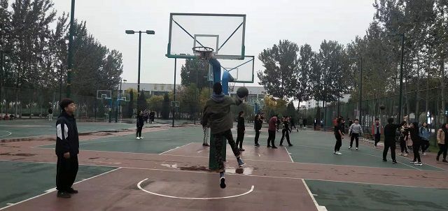 【完满班级】梦想启航 飞扬激情——食品与环境学院食安1802班级趣味篮球赛