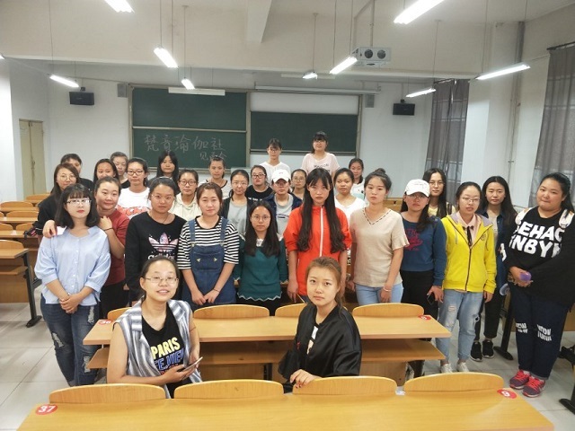 社团星动力第42期：灿烂如花的“伽”人——梵音瑜伽社社长王婧