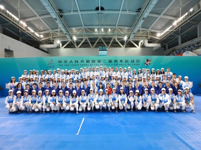 闪光的信院第243期:你好 我们是来自无边书院B栋412宿舍的志愿六人组