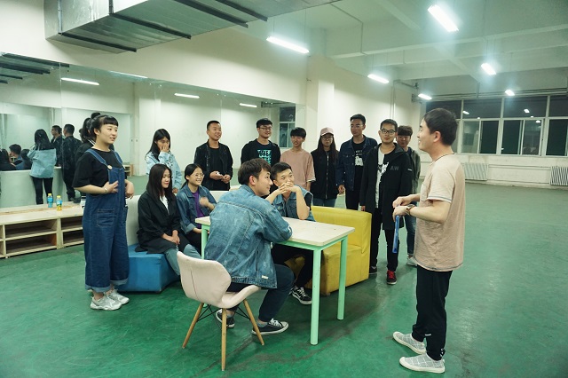 【辅导员说完满】阳春白雪衣冠整 悲欢离合是路人——食环院开展“戏剧节动员大会”辅导员说完满活动