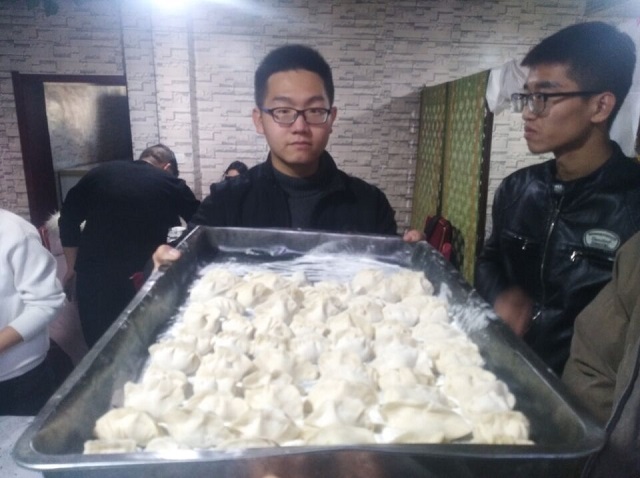 【完满班级】温暖冬日 你是主“饺”——环科系动医1702班举办完满班级活动