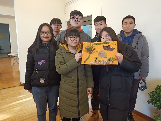 【完满班级】寻找落叶的美——软件1805班“落地生花”创意活动