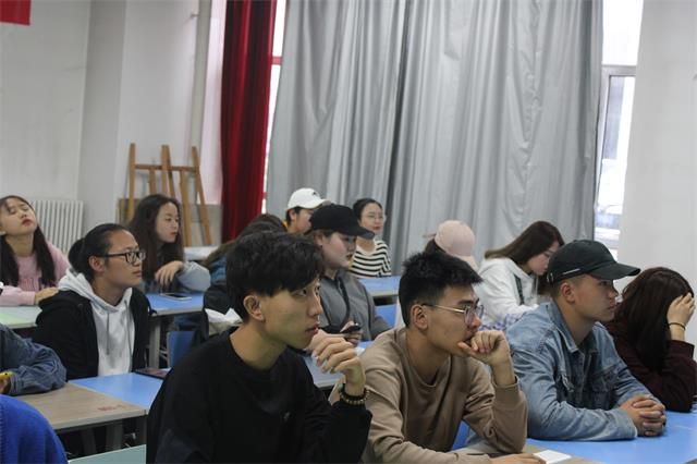 【完满班级】 喜迎中秋 吟诗团聚——艺术传媒学院视觉1802班“情满中秋,共话团圆”中华诗词鉴赏活动