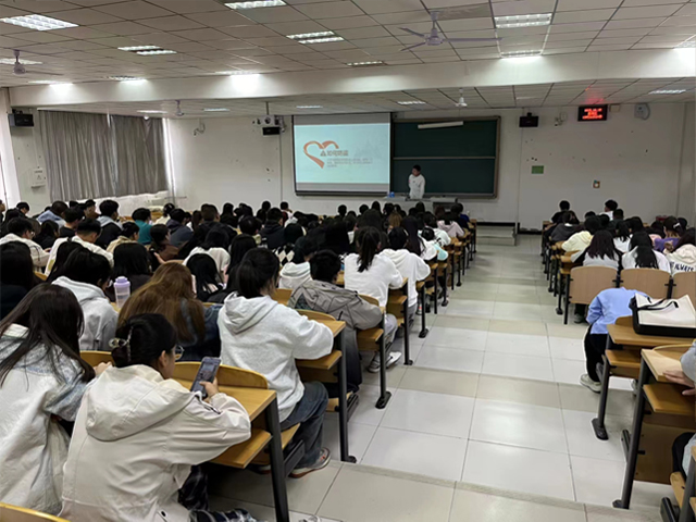【辅导员说完满】提升自我 同创未来——淬炼·国际商学院2023级辅导员说完满活动