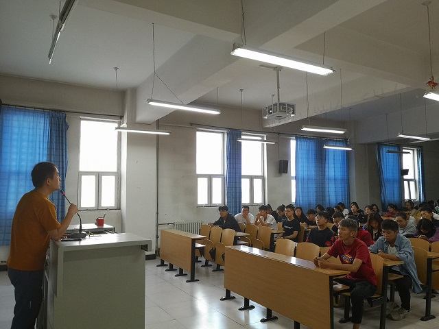 【辅导员说完满】合理规划 共赴完满之约——食品与环境学院18级新学期第一堂完满课