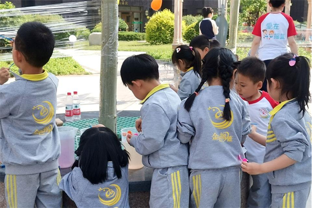 情暖“六一” 与爱“童”行——淬炼·国际商学院志愿者助力金色摇篮幼儿园“六一”特别活动