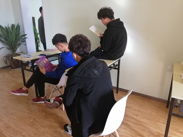 【完满班级】心灵·共读——远景1806完满班级活动