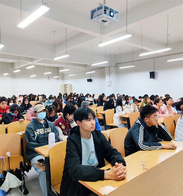【辅导员说完满】你好春天 静待花开——经济与管理学院2022级辅导员说完满活动