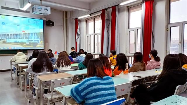 【完满班级】学百年党史 观红色电影——艺术传媒学院2018级视觉1804班红色电影观影活动