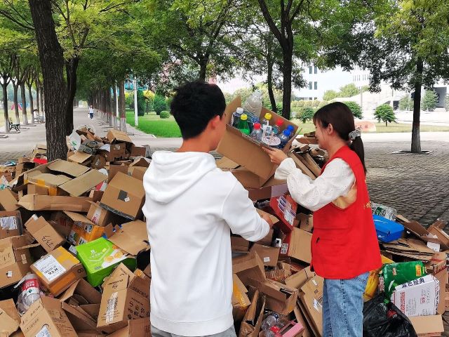 存爱心 传温暖——淬炼·国际商学院“爱心银行”系列活动(八十三)